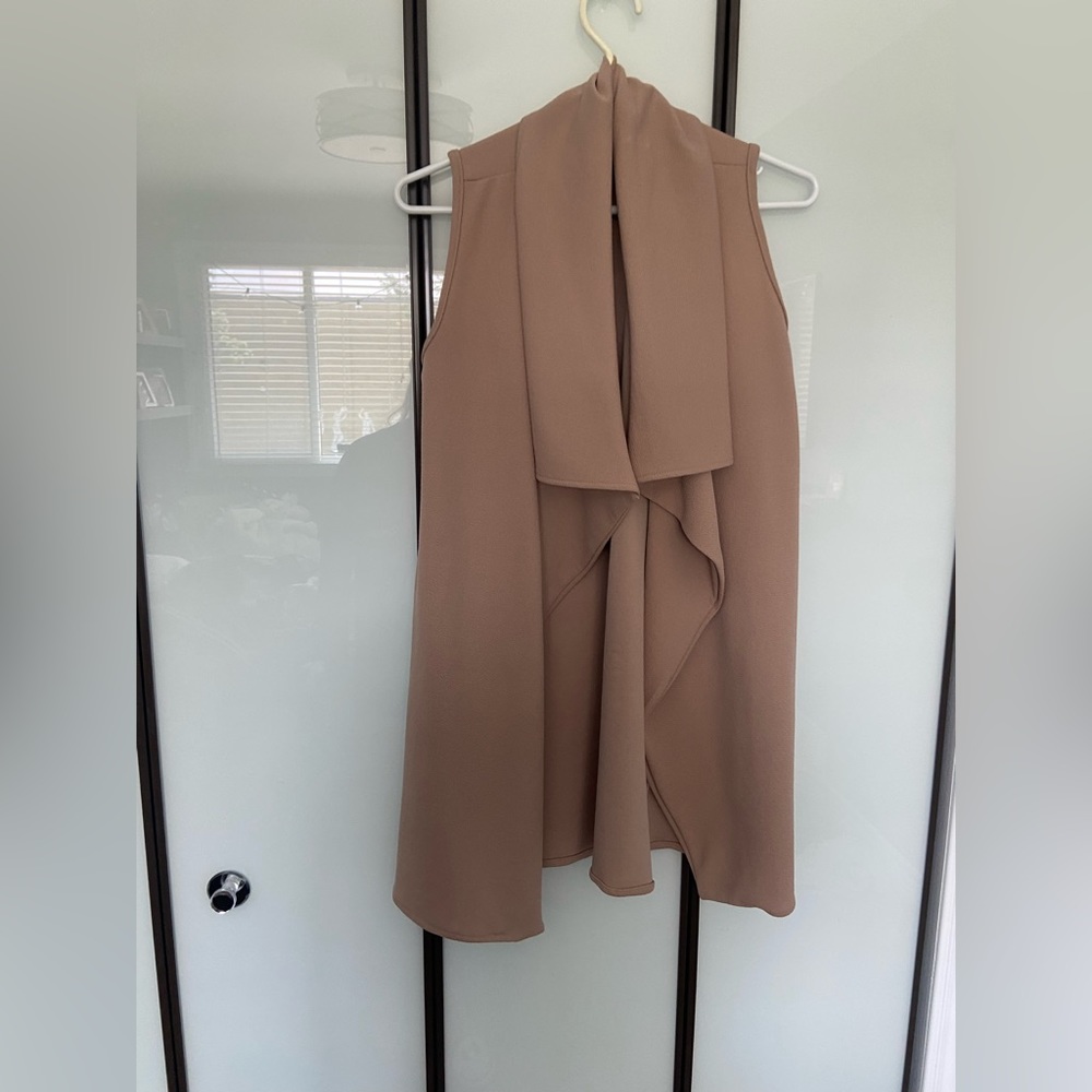 Cream/beige vest for woman